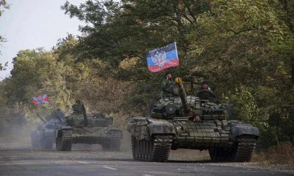 Δεκάδες άρματα μάχης Ουκρανών & ρωσόφωνων σε απόσταση ''αναπνοής''